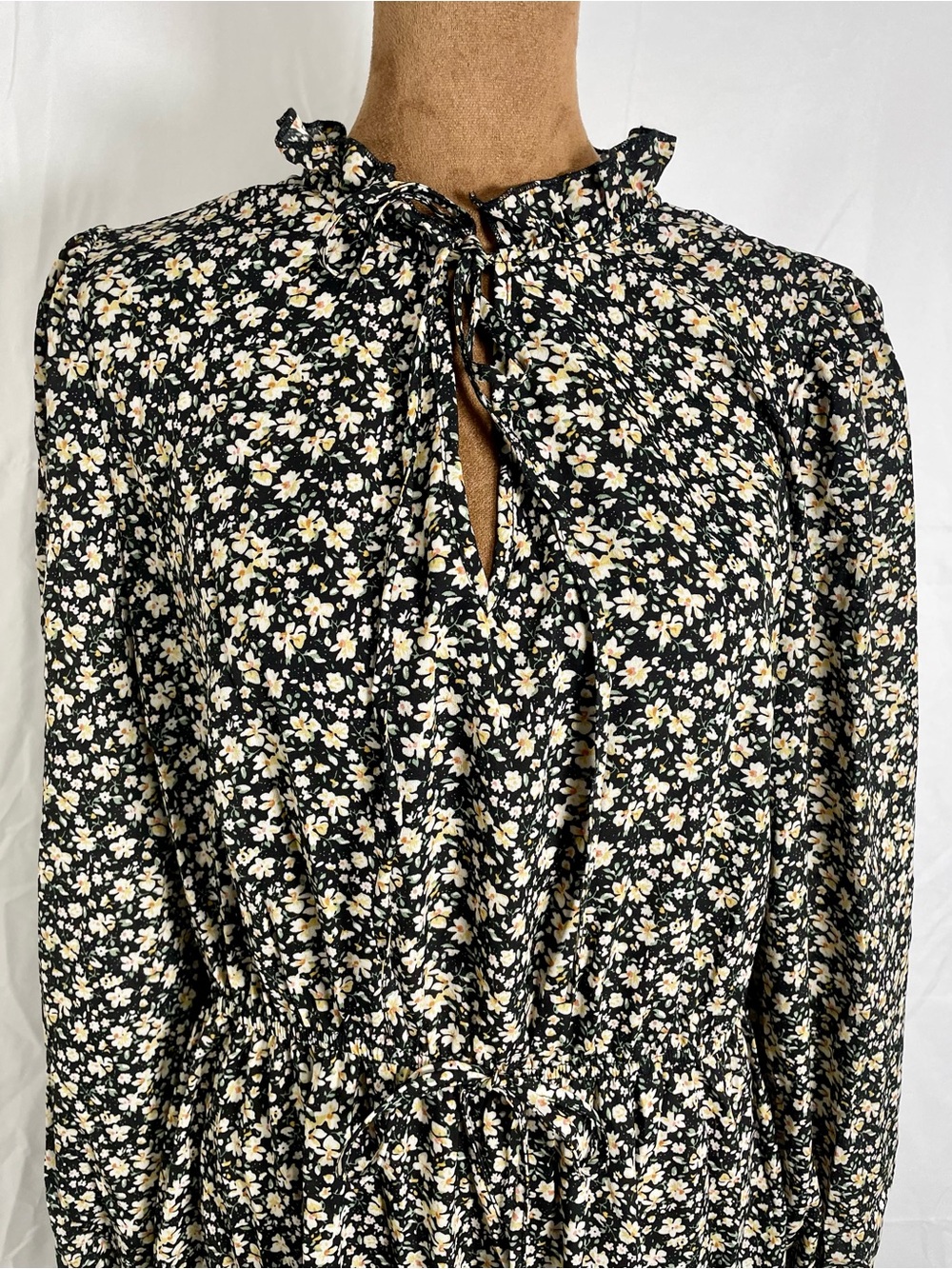 Cupshe Black Floral Tie-Neck Long Sleeve Dress, size XL